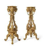 A PAIR OF GEORGE III GILTWOOD TORCH&#200;RES - фото 3