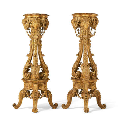 A PAIR OF GEORGE III GILTWOOD TORCH&#200;RES - фото 10