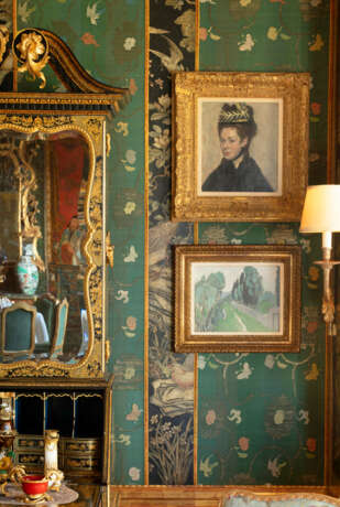 A GEORGE II GREEN AND GILT-JAPANNED AND PARCEL-GILT BUREAU CABINET - Foto 9
