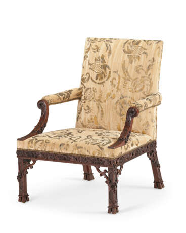 A PAIR OF EARLY GEORGE III MAHOGANY ARMCHAIRS - photo 10