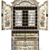 A GERMAN WHITE-JAPANNED, POLYCHROME AND GILT-DECORATED SECRETAIRE CABINET - Foto 2