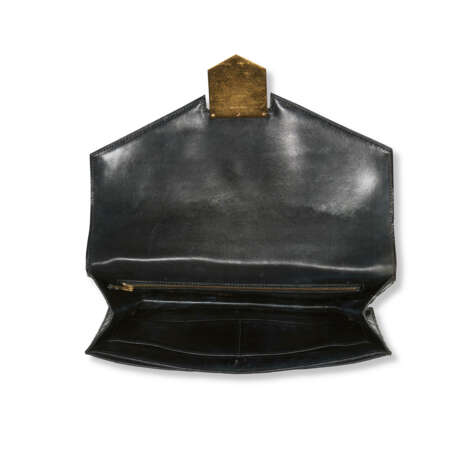 A SHINY BLACK CAIMAN CROCODILE PAN CLUTCH WITH GOLD HARDWARE - photo 4