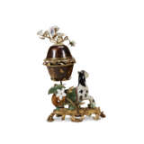 A LOUIS XV ORMOLU-MOUNTED CHINESE PORCELAIN AND LACQUER POTPOURRI VASE - Foto 8