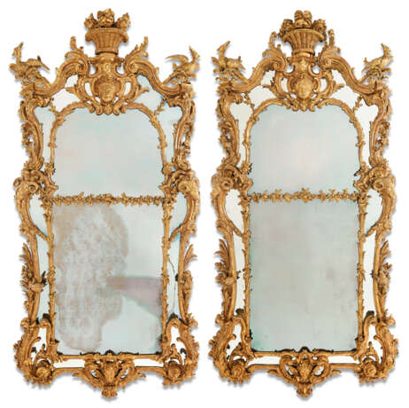 A PAIR OF GEORGE II GILTWOOD PIER MIRRORS - фото 1