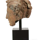 A TERRACOTTA HEAD OF A BODHISATTVA - photo 3