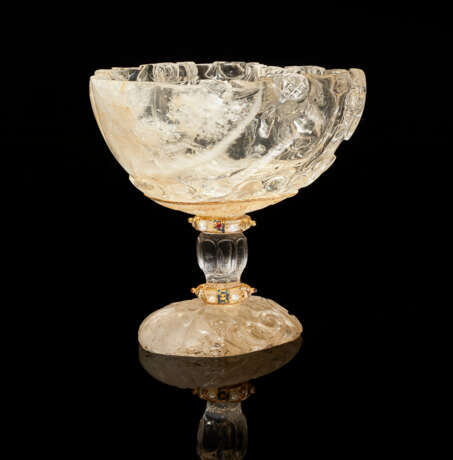 AN ENAMELLED GOLD MOUNTED ROCK CRYSTAL TAZZA - photo 5