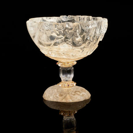 AN ENAMELLED GOLD MOUNTED ROCK CRYSTAL TAZZA - photo 7