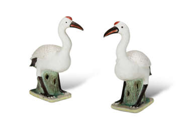 A PAIR OF CHINESE EXPORT PORCELAIN MODELS OF CRANES
