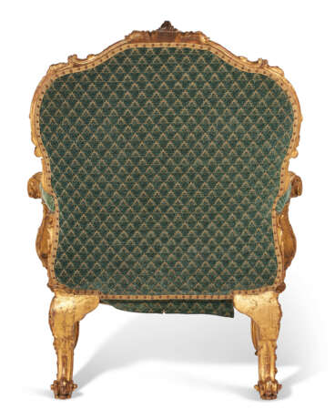 A GEORGE II GILTWOOD ARMCHAIR OF MONUMENTAL PROPORTIONS - Foto 4