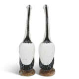 A LARGE PAIR OF CHINESE EXPORT PORCELAIN MODELS OF CRANES - фото 4