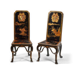 A PAIR OF GEORGE I BLACK, RED AND GILT-JAPANNED AND CHINESE LACQUER HALL CHAIRS