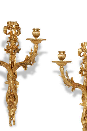 A SET OF FOUR FRENCH ORMOLU TWIN-BRANCH WALL-LIGHTS - photo 3