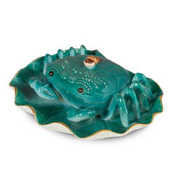 A CHINESE EXPORT PORCELAIN TURQUOISE-GLAZED CRAB TUREEN AND COVER
