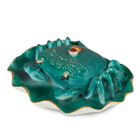 A CHINESE EXPORT PORCELAIN TURQUOISE-GLAZED CRAB TUREEN AND COVER - фото 2