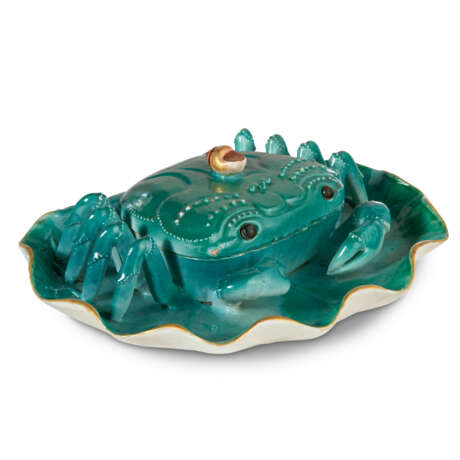 A CHINESE EXPORT PORCELAIN TURQUOISE-GLAZED CRAB TUREEN AND COVER - фото 6