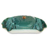 A CHINESE EXPORT PORCELAIN TURQUOISE-GLAZED CRAB TUREEN AND COVER - фото 7