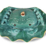 A CHINESE EXPORT PORCELAIN TURQUOISE-GLAZED CRAB TUREEN AND COVER - photo 8