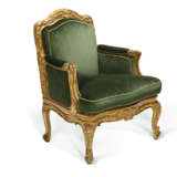A PAIR OF FRENCH GILTWOOD BERGERES - photo 3