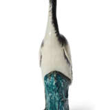 A CHINESE EXPORT PORCELAIN MODEL OF A CRANE - фото 3
