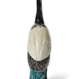 A CHINESE EXPORT PORCELAIN MODEL OF A CRANE - фото 5