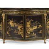 A PAIR OF GEORGE III GILT-METAL-MOUNTED CHINESE BLACK AND GILT-LACQUER AND JAPANNED COMMODES - фото 9