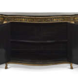 A PAIR OF GEORGE III GILT-METAL-MOUNTED CHINESE BLACK AND GILT-LACQUER AND JAPANNED COMMODES - photo 11