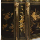 A PAIR OF GEORGE III GILT-METAL-MOUNTED CHINESE BLACK AND GILT-LACQUER AND JAPANNED COMMODES - photo 14
