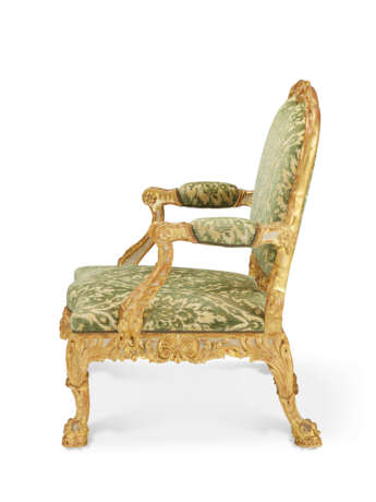 A GEORGE II PARCEL-GILT AND GREY-PAINTED ARMCHAIR - photo 2