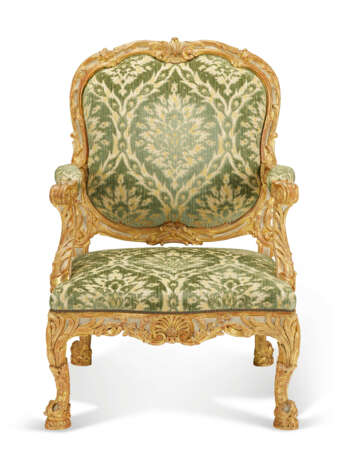 A GEORGE II PARCEL-GILT AND GREY-PAINTED ARMCHAIR - photo 3