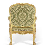 A GEORGE II PARCEL-GILT AND GREY-PAINTED ARMCHAIR - фото 4