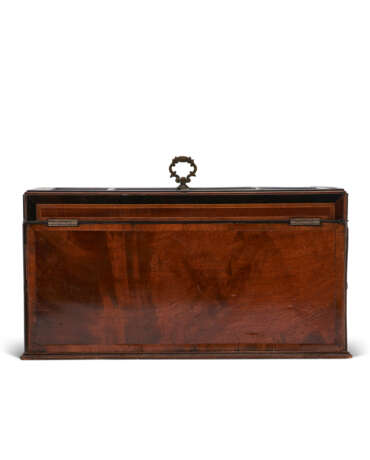 A GEORGE III MAHOGANY AND EBONY TEA CADDY INSET WITH CHINESE EXPORT REVERSE PAINTINGS-ON-GLASS - photo 4