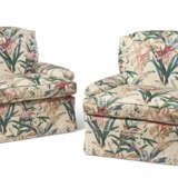 A PAIR OF CHINTZ-UPHOLSTERED CLUB CHAIRS - photo 1