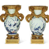 A PAIR OF LOUIS XVI ORMOLU-MOUNTED CHINESE CELADON PORCELAIN VASES - фото 3