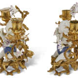 A PAIR OF LOUIS XV ORMOLU-MOUNTED CHINESE AND FRENCH PORCELAIN TWIN-BRANCH CANDELABRA - photo 3