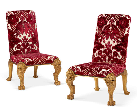 A PAIR OF GEORGE II GILTWOOD SIDE CHAIRS - фото 1