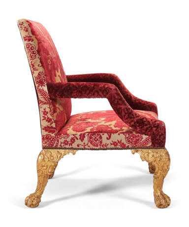 A PAIR OF GEORGE II GILTWOOD ARMCHAIRS - фото 5