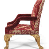 A PAIR OF GEORGE II GILTWOOD ARMCHAIRS - photo 6