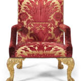 A PAIR OF GEORGE II GILTWOOD ARMCHAIRS - фото 10