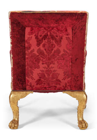 A PAIR OF GEORGE II GILTWOOD ARMCHAIRS - фото 14