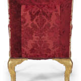 A PAIR OF GEORGE II GILTWOOD ARMCHAIRS - фото 14