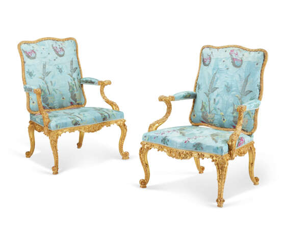 A PAIR OF GEORGE II GILTWOOD ARMCHAIRS - photo 1
