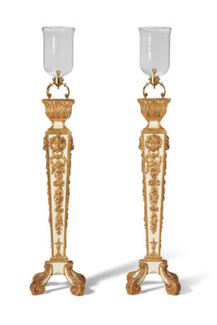 A PAIR OF GEORGE II PARCEL-GILT AND WHITE-PAINTED PEDESTALS - photo 1