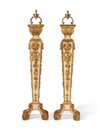 A PAIR OF GEORGE II PARCEL-GILT AND WHITE-PAINTED PEDESTALS - photo 4