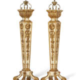 A PAIR OF GEORGE II PARCEL-GILT AND WHITE-PAINTED PEDESTALS - photo 5