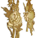 A PAIR OF ITALIAN GILTWOOD TROPHIES - photo 3