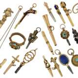 UhrenschlüsseLänge: kleine Sammlung hochfeiner, historischer Taschenuhrenschlüssel, ca.1750-1850 - фото 1