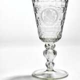 St. Petersburg Glassworks: A Russian clear glass goblet with portrait of Tsaritsa Elizabeth I Petrovna and the Russian double-headed eagle. 1750–1760. H. 27 cm. - photo 1