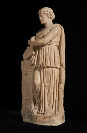 A ROMAN MARBLE FIGURE OF THE MUSE ERATO OR TERPSICHORE - фото 3
