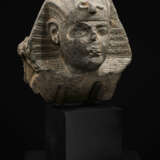 AN EGYPTIAN GRANITE PORTRAIT HEAD OF A PHARAOH - фото 2