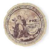 Taschenuhr: Prachtexemplar einer frühen englischen Repoussé Spindeluhr mit Scheinpendel, Datum, Emaillemalerei und Regulierung durch das Zifferblatt, Mauris/Clough? verm. um 1720 - photo 6